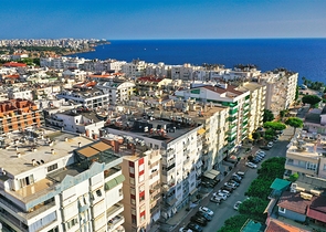 Квартира планировки 3+1 в центре города Анталия 