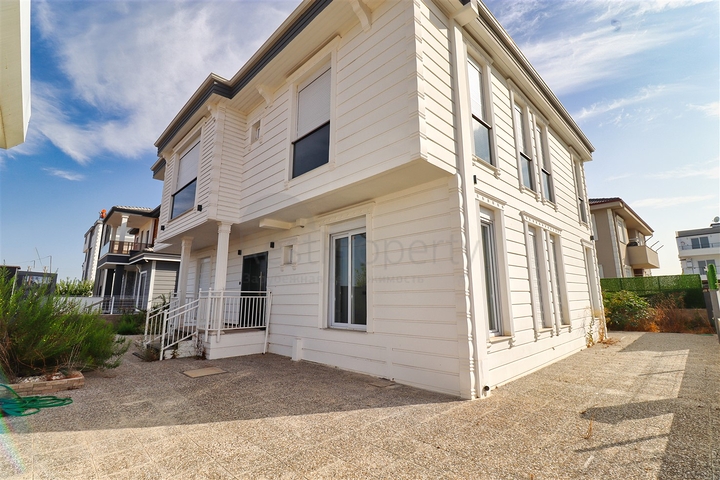 Вилла планировки 5+1 в районе Дошемеалты - Анталия 