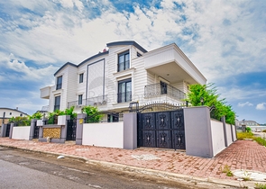 Вилла планировки 5+1 в микрорайоне Гюзельоба - Анталия 