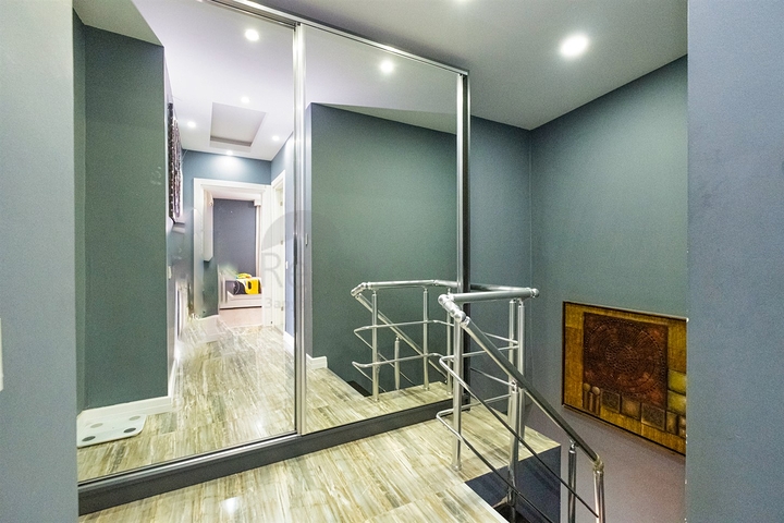 Квартира планировки 3+1 дуплекс в микрорайоне Енигюн - Анталия 