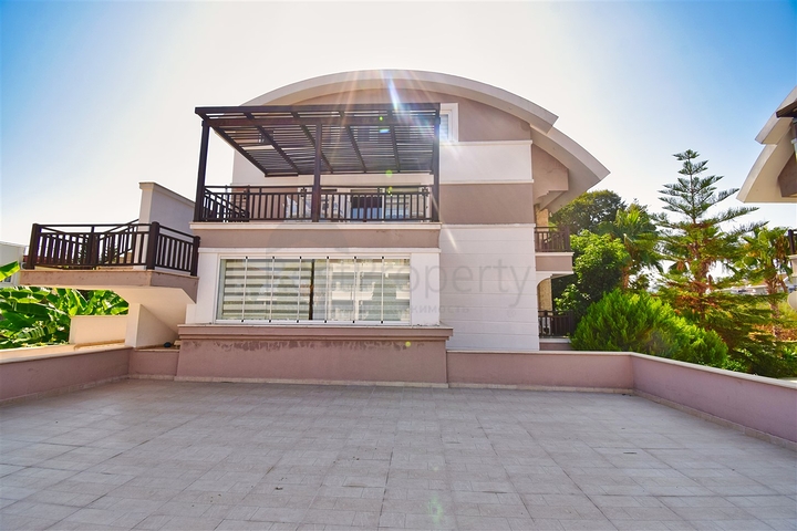 Квартира планировки 3+1 в районе Кемер - Анталия 