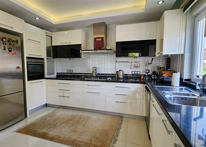 Квартира планировки 3+1 в микрорайоне Ешильбахче - Анталия 