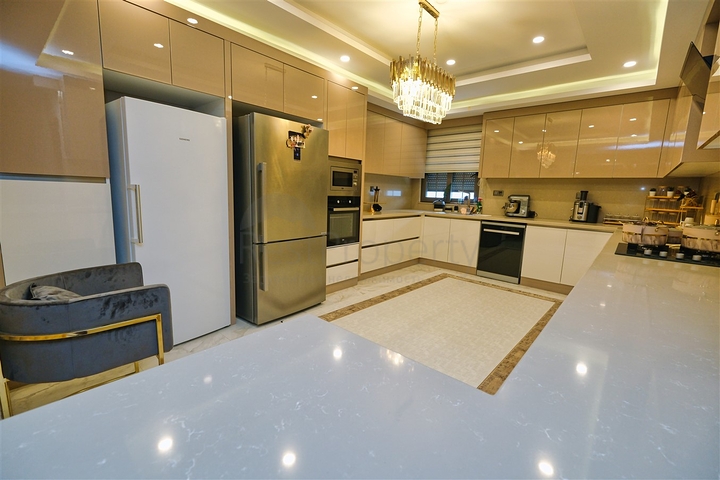 Вилла планировки 3+2 в районе Кемер - Анталия 