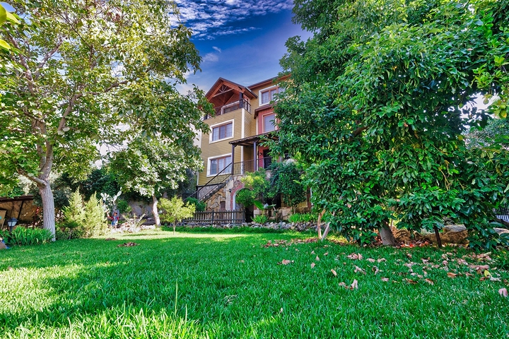 Вилла планировки 6+1 в районе Кемер - Анталия 