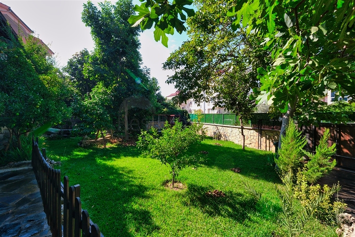 Вилла планировки 6+1 в районе Кемер - Анталия 