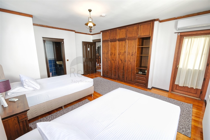 Вилла планировки 6+1 в районе Кемер - Анталия 