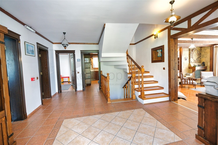 Вилла планировки 6+1 в районе Кемер - Анталия 