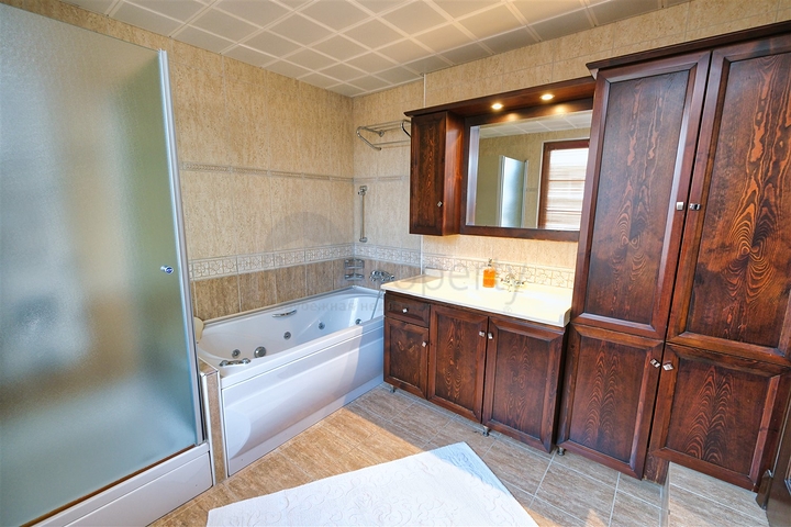 Вилла планировки 6+1 в районе Кемер - Анталия 