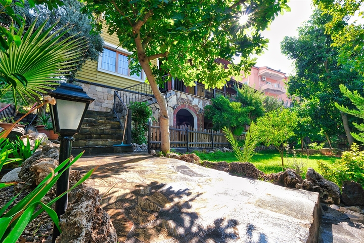 Вилла планировки 6+1 в районе Кемер - Анталия 