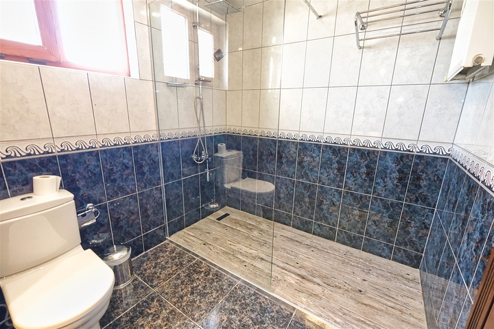 Вилла планировки 6+1 в районе Кемер - Анталия 