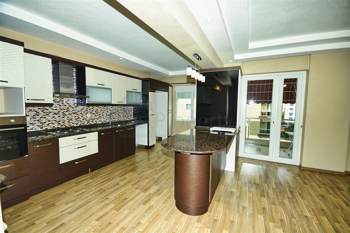 Квартира планировки 4+1 в микрорайоне Сителер - Анталия 