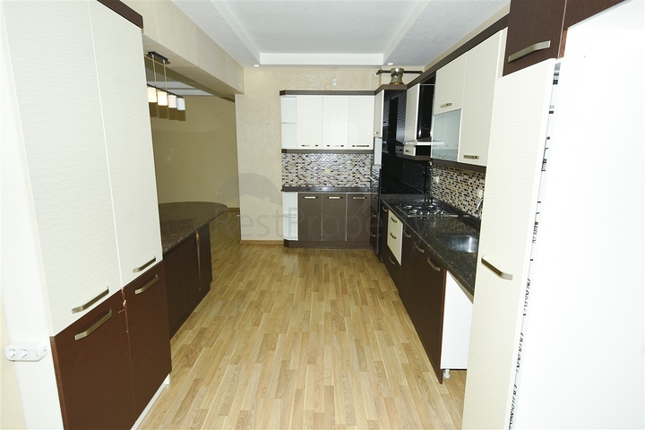 Квартира планировки 4+1 в микрорайоне Сителер - Анталия 