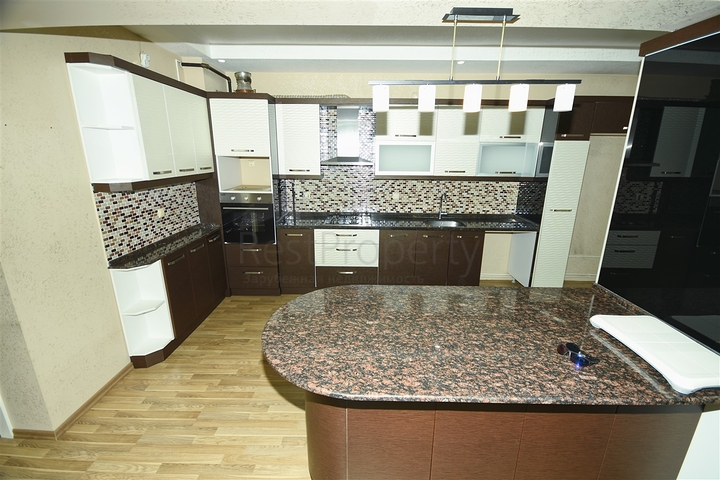 Квартира планировки 4+1 в микрорайоне Сителер - Анталия 