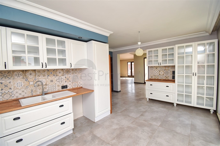 Квартира планировки 4+1 в микрорайоне Улуч - Анталия 