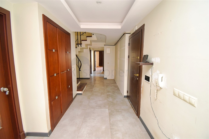 Квартира планировки 4+1 в микрорайоне Улуч - Анталия 