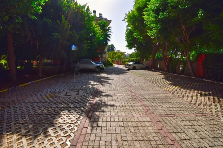 Квартира планировки 4+1 в микрорайоне Улуч - Анталия 