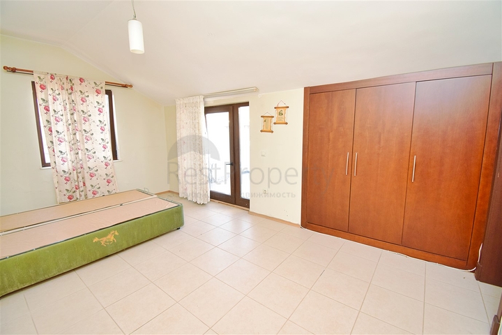 Квартира планировки 4+1 в микрорайоне Улуч - Анталия 