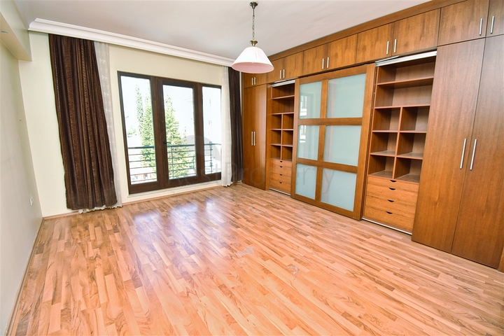 Квартира планировки 4+1 в микрорайоне Улуч - Анталия 