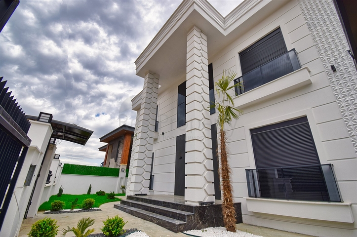 Вилла планировки 5+1 в районе Дошемеалты - Анталия 