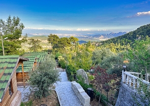 На продажу выставлен отель, включающий 20 номеров и 10 бунгало в живописном районе Коньяалты - Анталия  