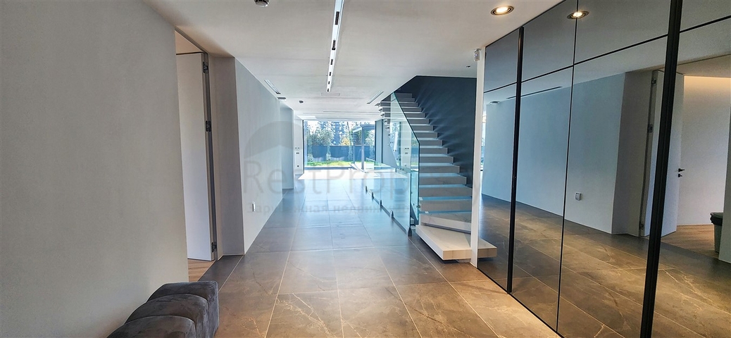 Вилла планировки 5+2 в микрорайоне Эрменек - Анталия 