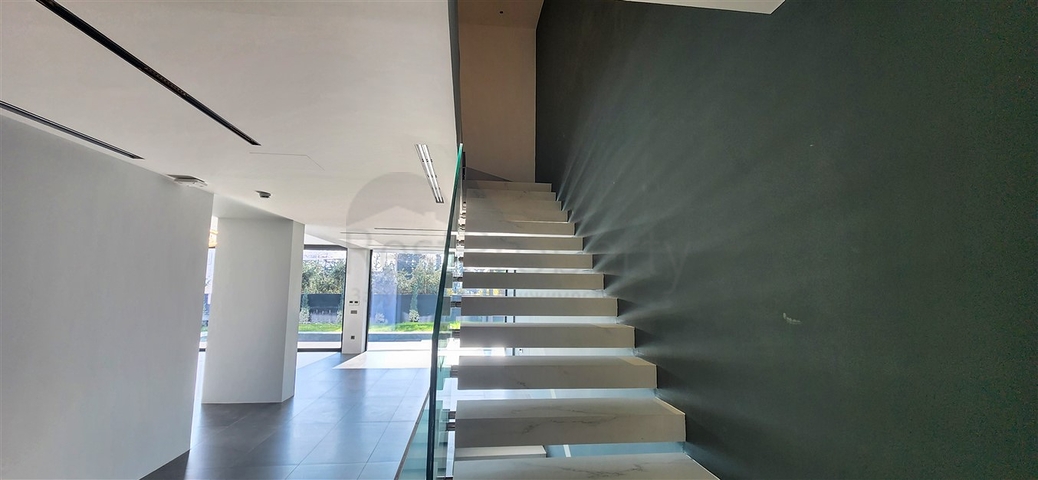 Вилла планировки 5+2 в микрорайоне Эрменек - Анталия 