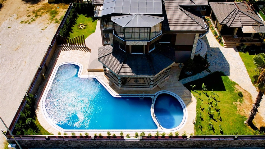 Вилла планировки 7+1 в районе Белек - Анталия 