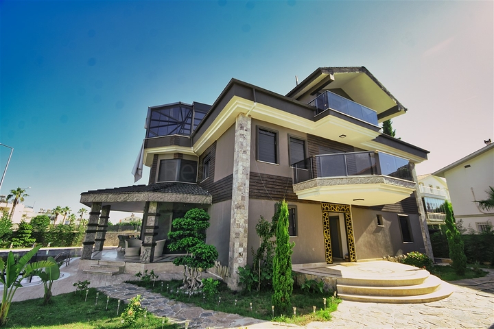 Вилла планировки 7+1 в районе Белек - Анталия 