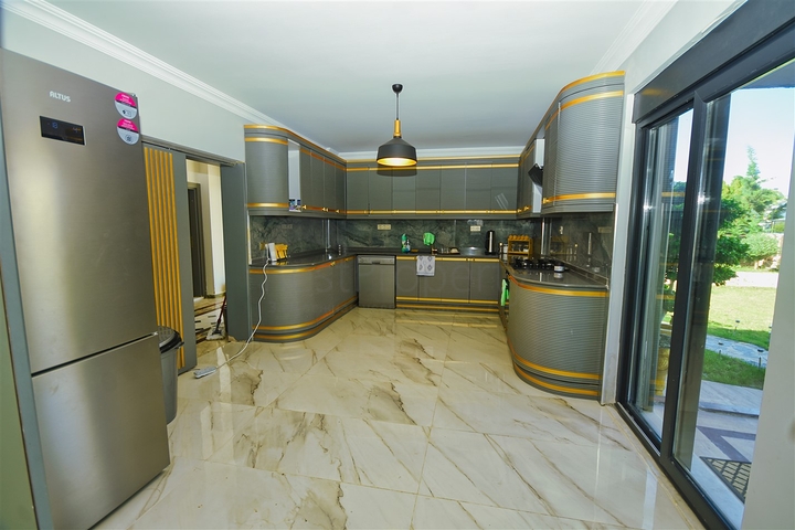 Вилла планировки 7+1 в районе Белек - Анталия 