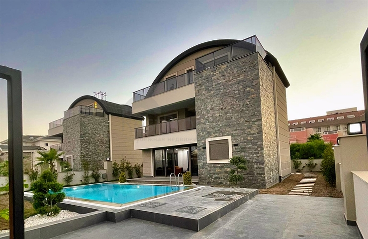 Вилла планировки 4+1 в микрорайоне Кадрие - Анталия 