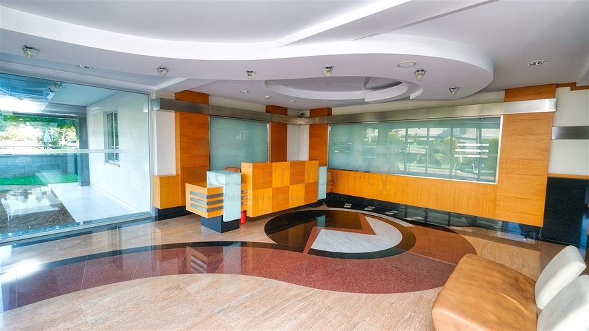 Квартира планировки 3+1 в районе Ешилбахче города Анталия 