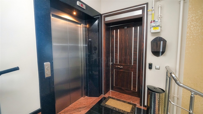 Квартира планировки 3+1 в районе Ешилбахче города Анталия 