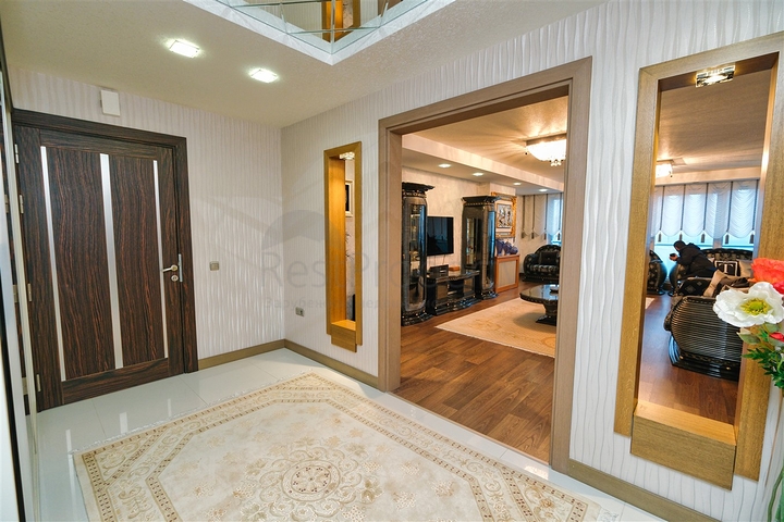 Квартира планировки 3+1 в районе Ешилбахче города Анталия 