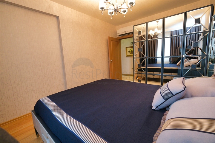 Квартира планировки 3+1 в районе Ешилбахче города Анталия 