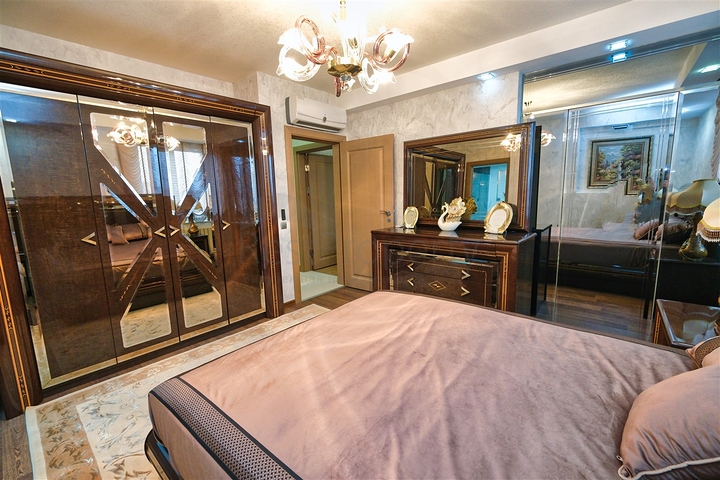 Квартира планировки 3+1 в районе Ешилбахче города Анталия 