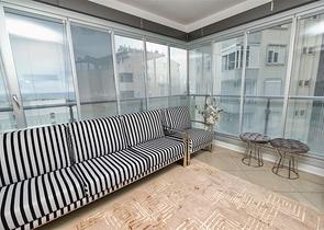 Квартира планировки 3+1 в районе Ешилбахче города Анталия 