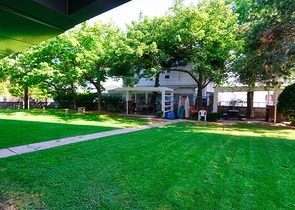 Квартира планировки 3+1 в районе Ешилбахче города Анталия 