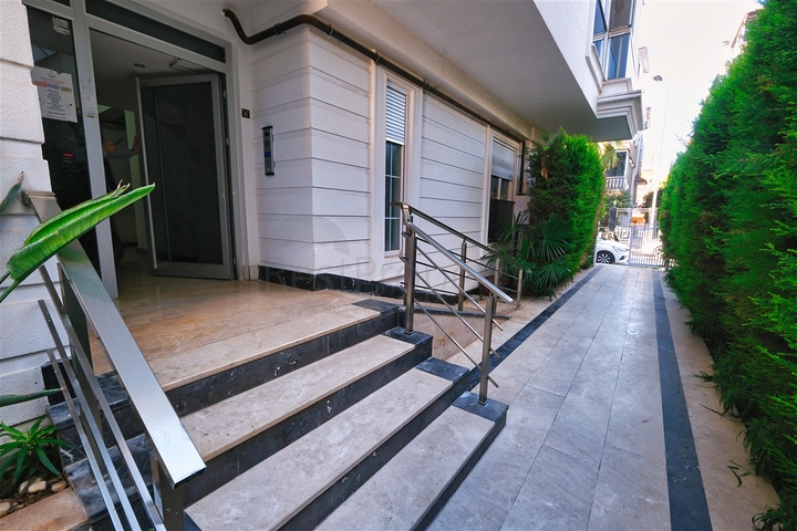 Квартира планировки 2+1 в микрорайоне Алтынкум - Анталия 