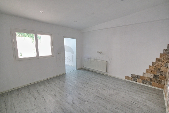 Квартира планировки 2+1 в микрорайоне Алтынкум - Анталия 