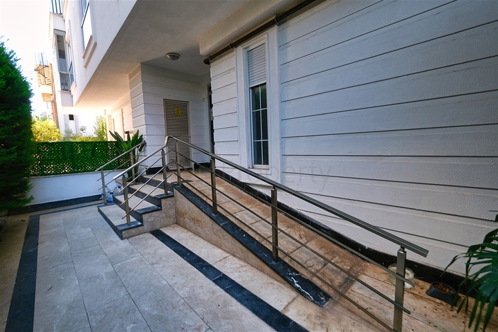 Квартира планировки 2+1 в микрорайоне Алтынкум - Анталия 