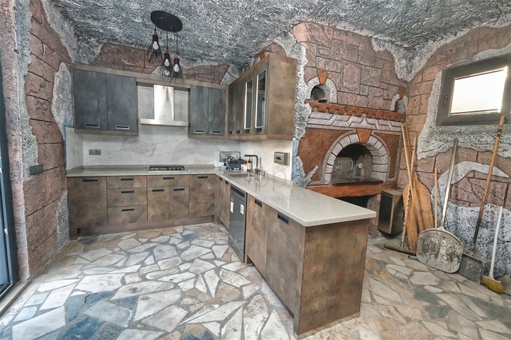 Вилла планировки 7+1 в микрорайоне Айдынлык - Анталия 