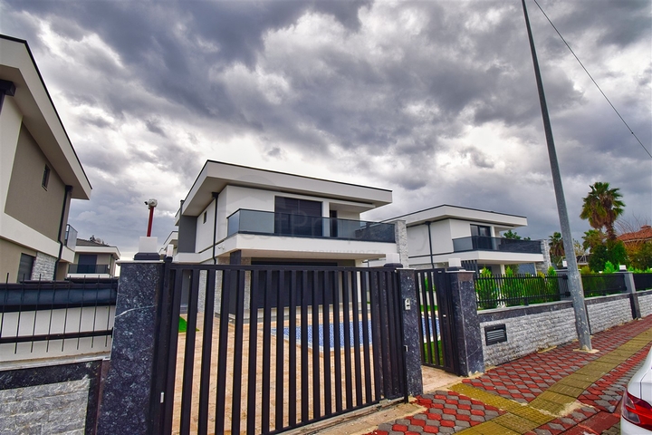 Вилла планировки 4+1 в районе Кемер - Анталия 