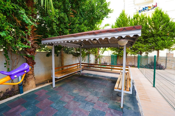 Квартира планировки 2+1 в центре города Анталия 