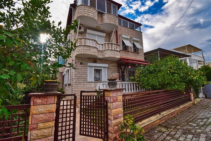 Вилла планировки 4+1 в районе Кемер - Анталия  Вилла планировки 4+1 в районе Кемер - Анталия