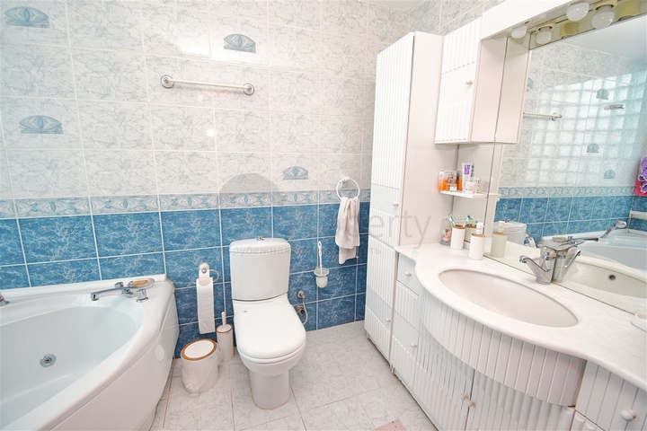 Вилла планировки 4+1 в районе Кемер - Анталия  Вилла планировки 4+1 в районе Кемер - Анталия