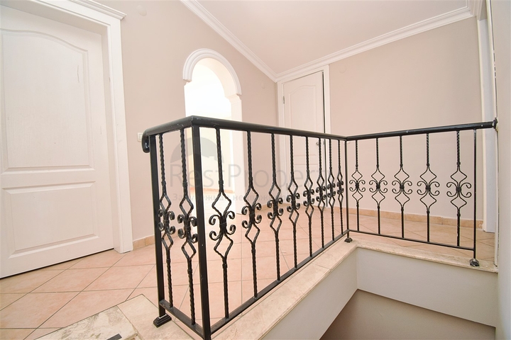 Квартира планировки 6+1 дуплекс в микрорайоне Пынарбашы - Анталия 