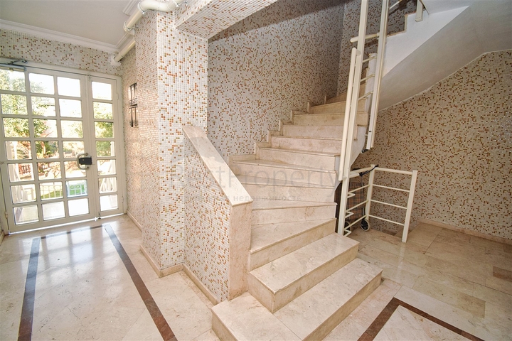 Квартира планировки 6+1 дуплекс в микрорайоне Пынарбашы - Анталия 