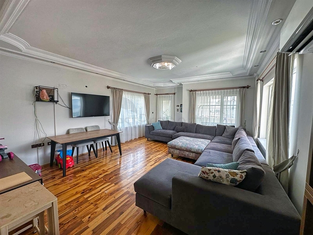 Квартира планировки 3+1 в микрорайоне Алтынкум - Анталия 