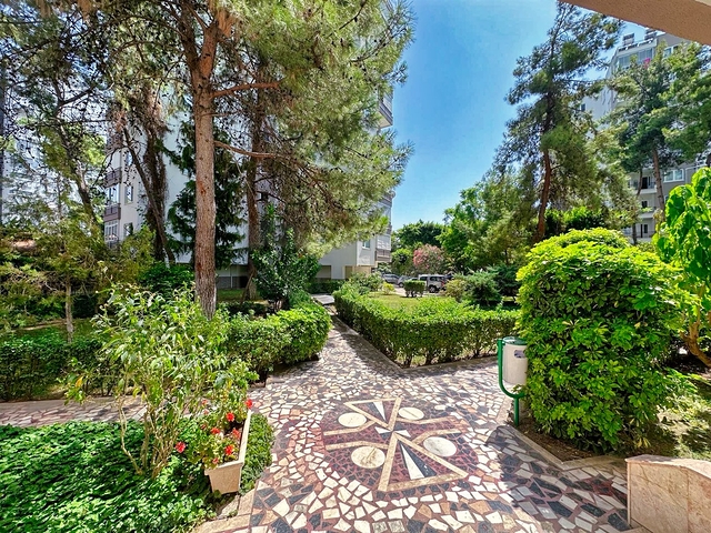 Квартира планировки 3+1 в микрорайоне Алтынкум - Анталия 