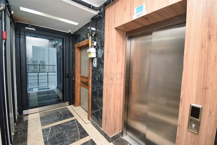 Квартира планировки 2+1 в центре города Анталия 